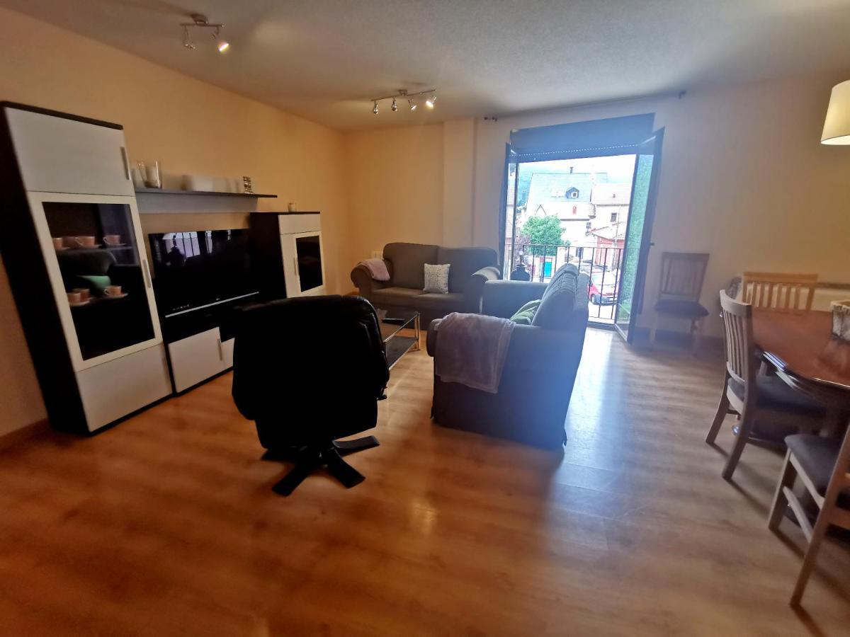 Riaza Vacacional - Apartamento En El Centro Bagian luar foto